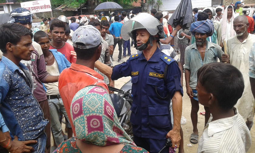 Flood victims picket DAO, Banke